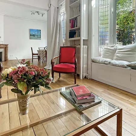 Сasa de vacaciones Spacious And Very Nice House In 15th *