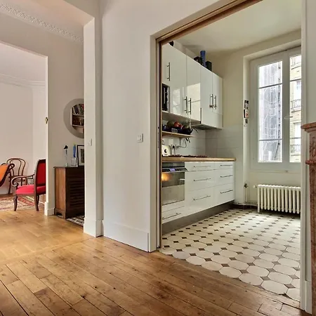 Spacious And Very Nice House In 15th