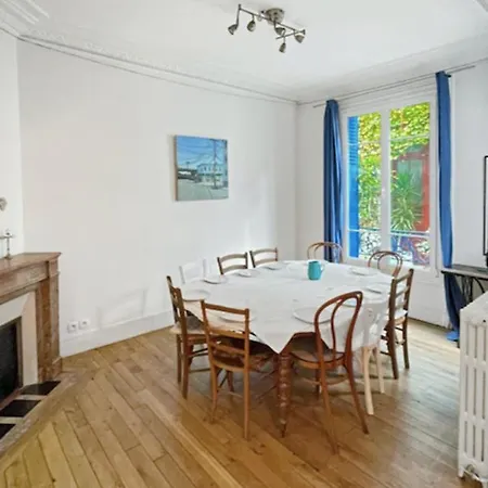 Spacious And Very Nice House In 15th Paris